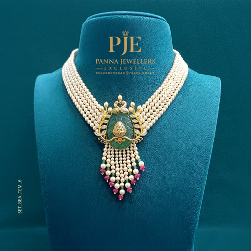 Pearls Beaded Necklace