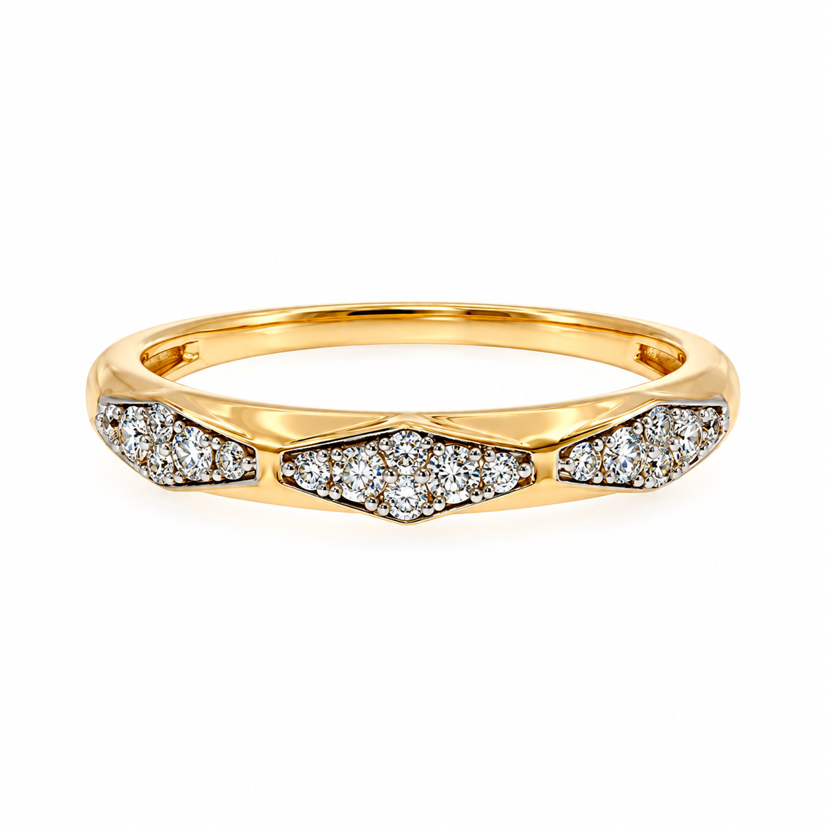 Glistening 14KT Gold Diamond Band Ring