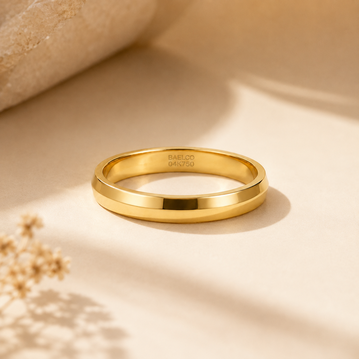 Horizon Beveled 22KT Gold Band Ring