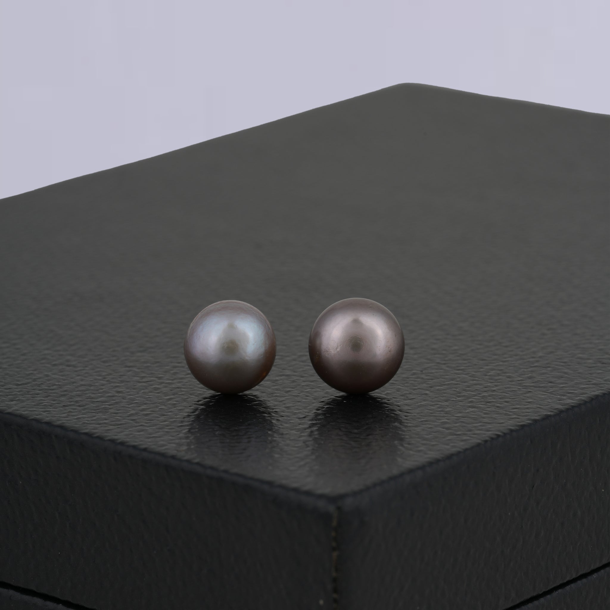 Dusty Lilac Pearl Stud Earrings