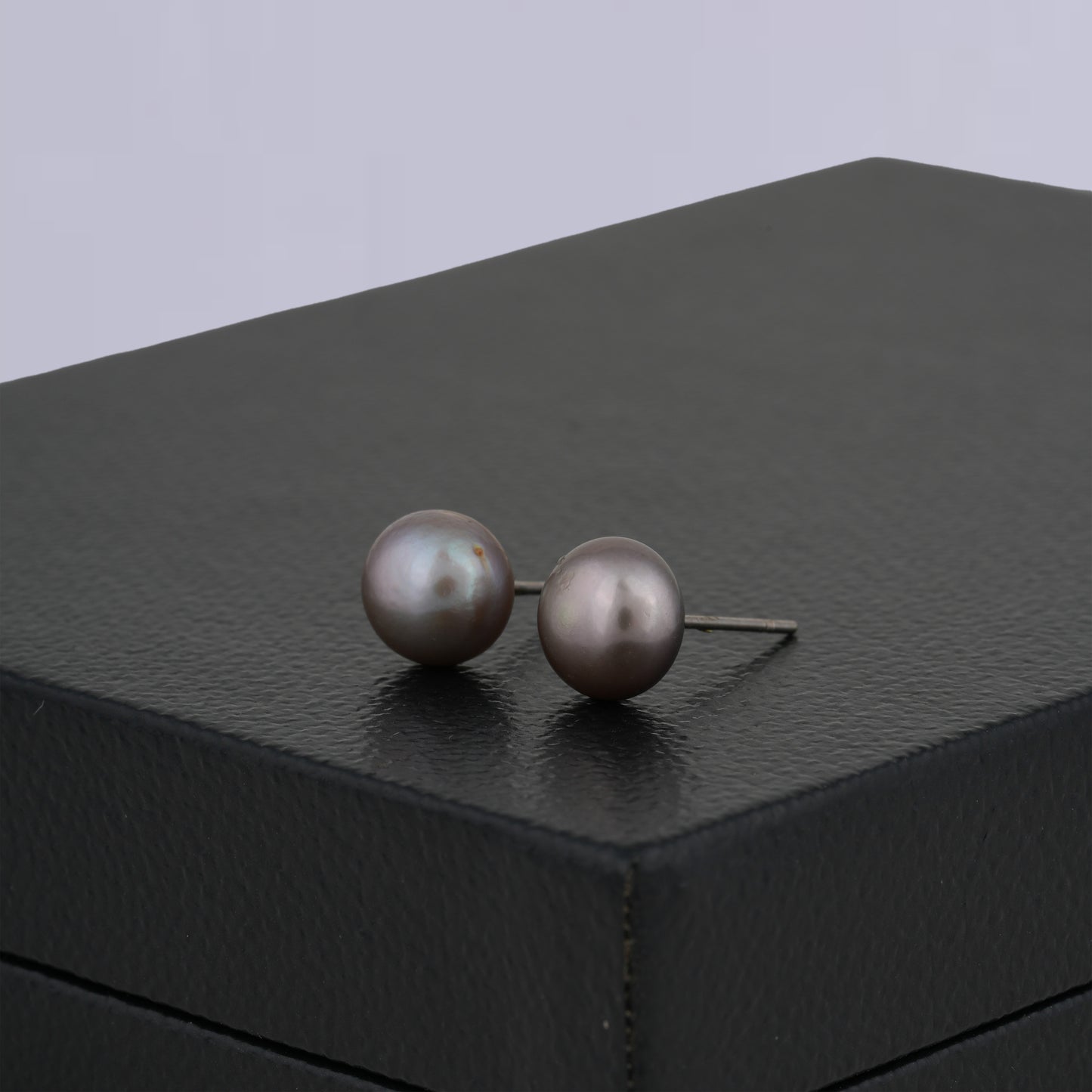 Dusty Lilac Pearl Stud Earrings