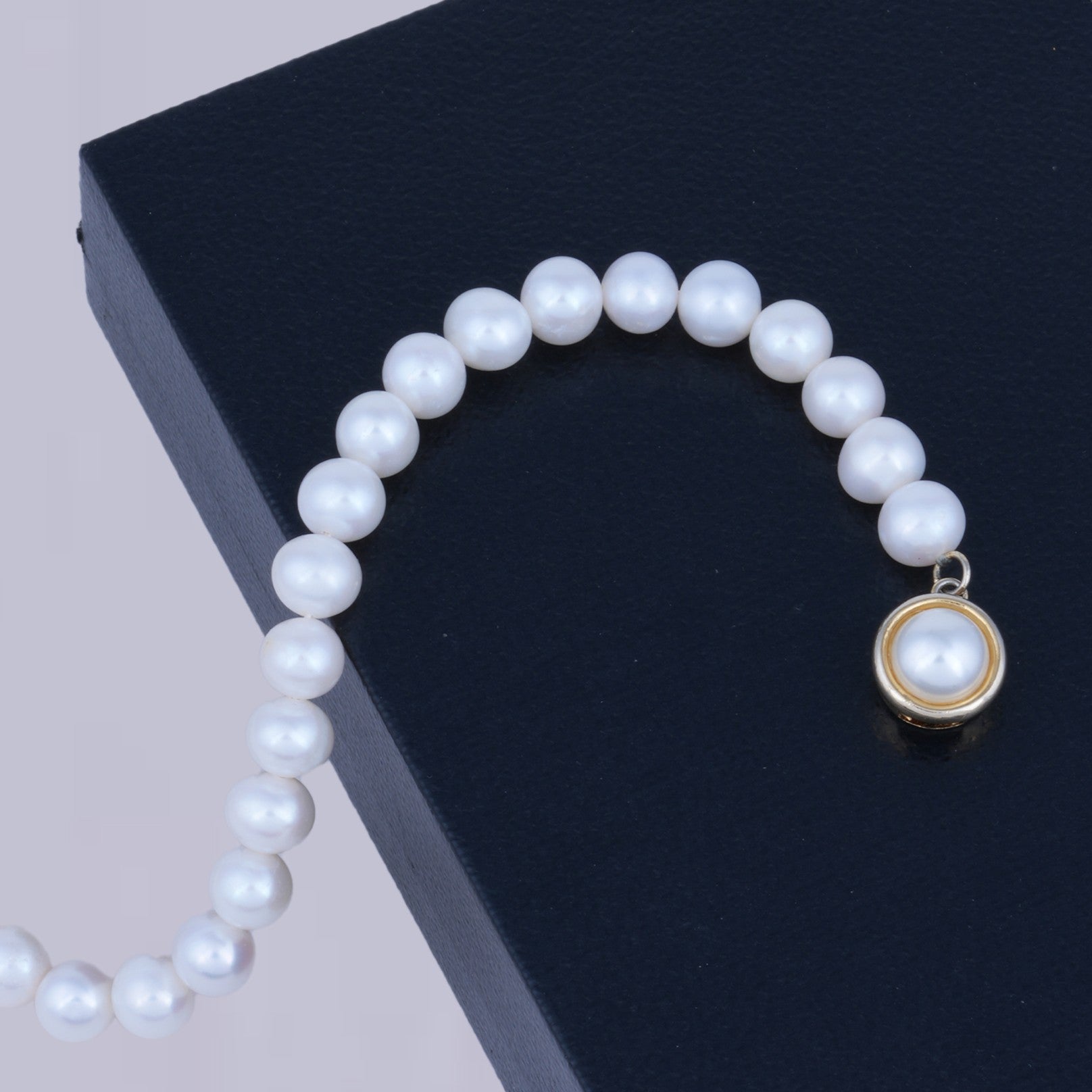 Classic White Pearl Bracelet