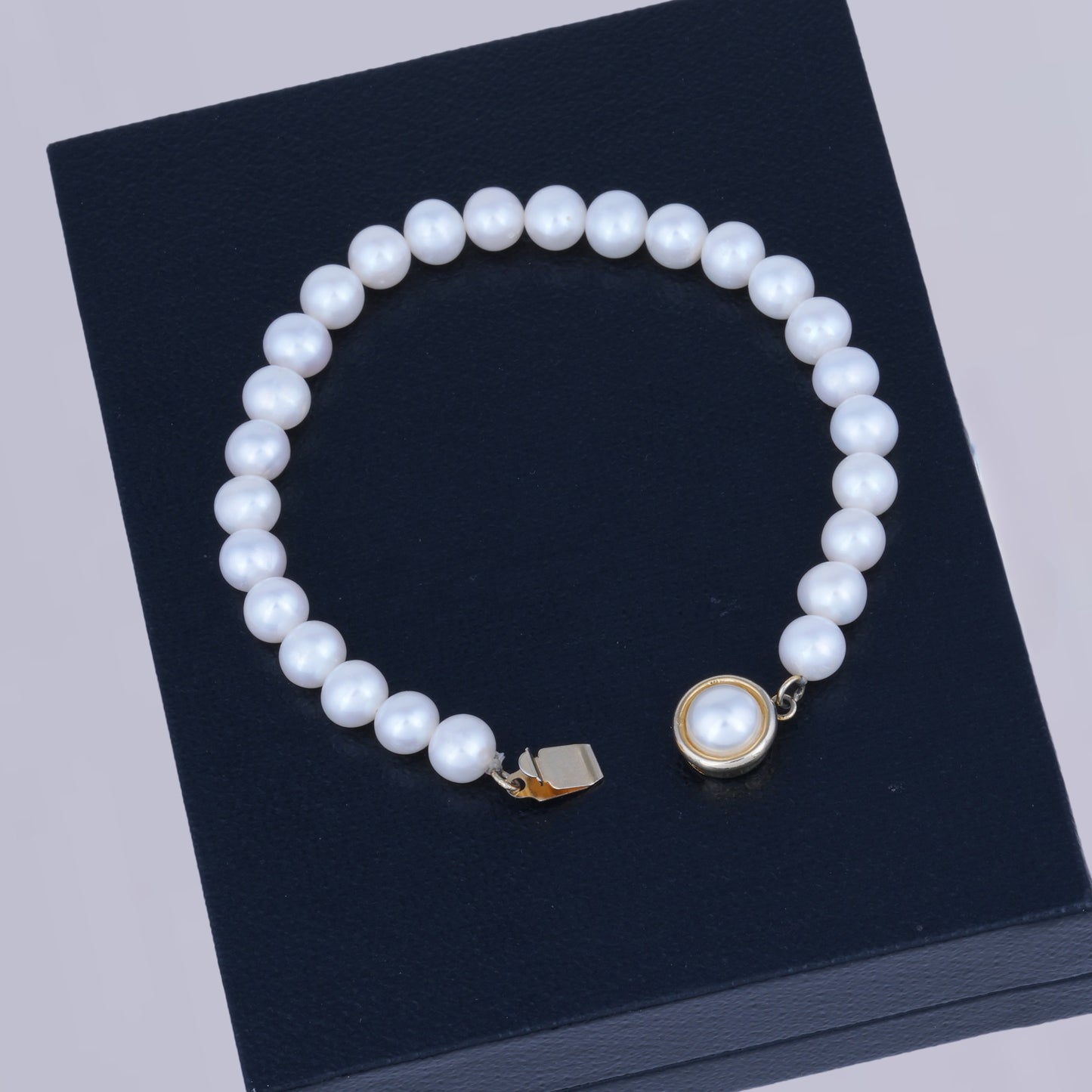 Classic White Pearl Bracelet