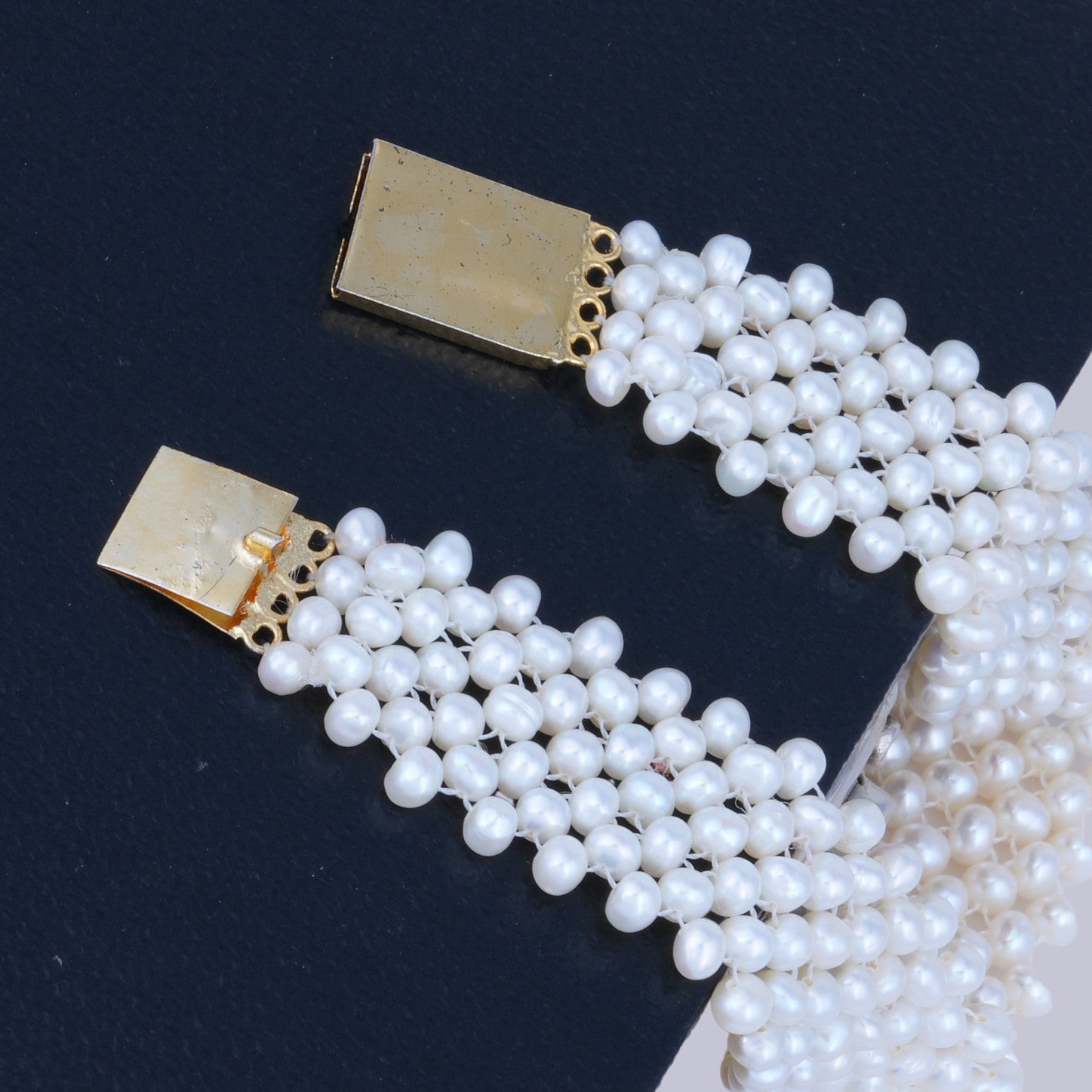 Jali White Pearl Bracelet