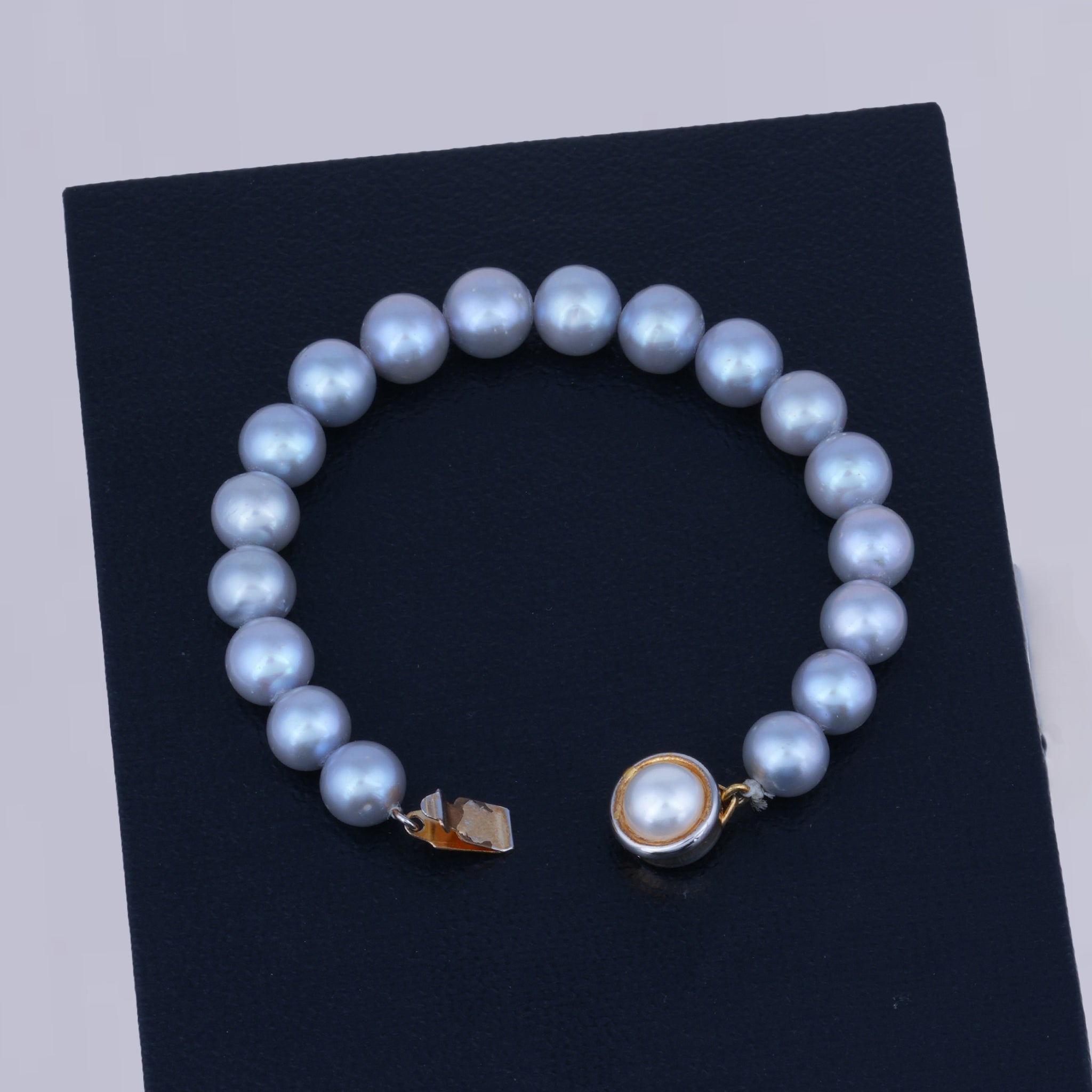 Classic Grey Pearl Bracelet