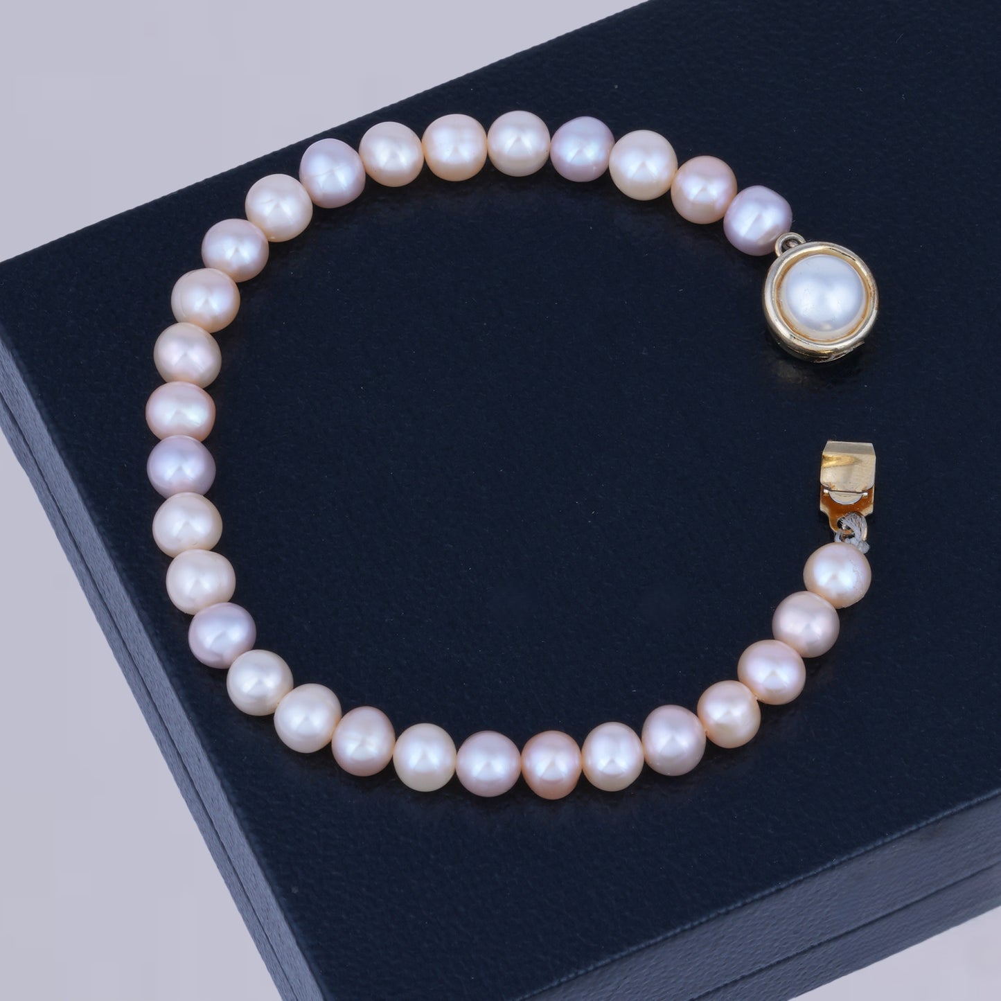 Graceful Blush Pearl Bracelet