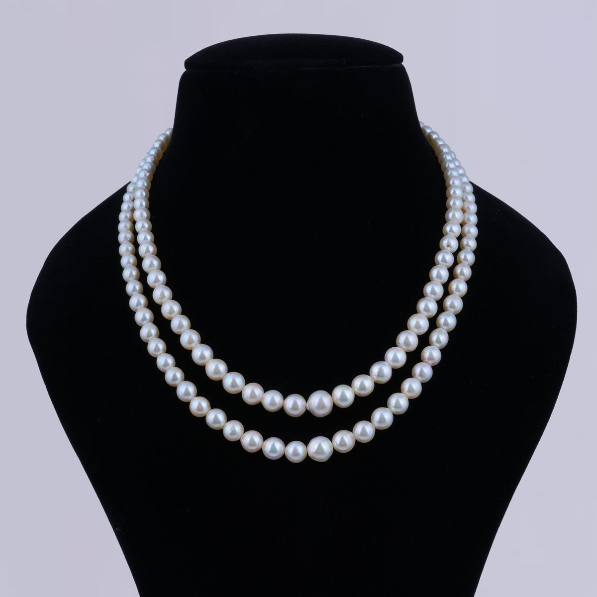 Nacreous Pearl Necklace
