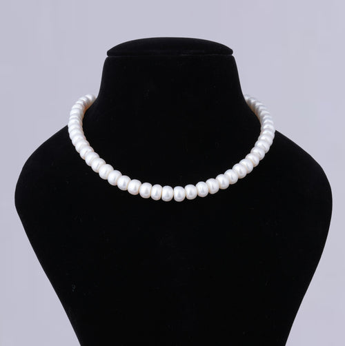 Resplendant Pearl Necklace