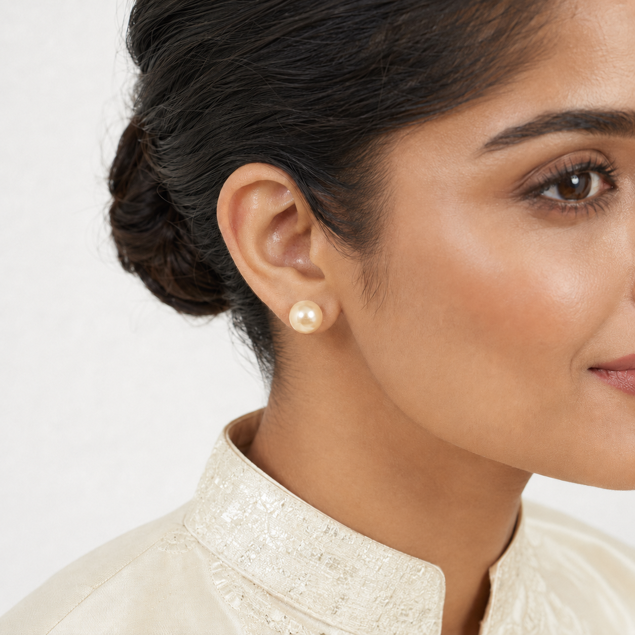 Rich Creamy Pearl Stud Earrings