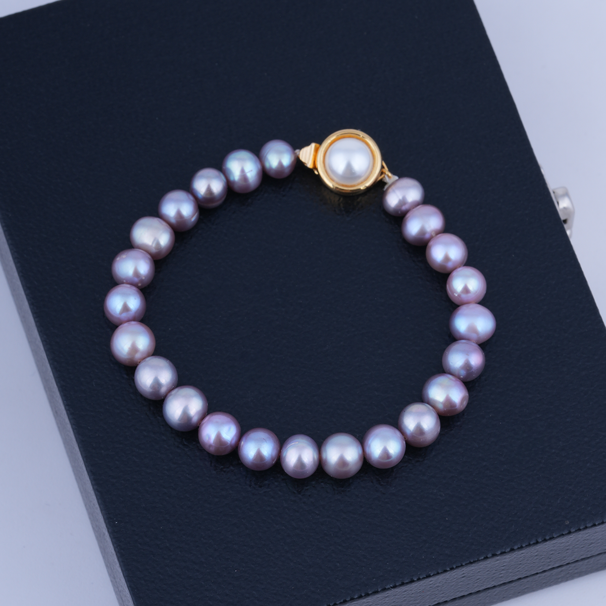 Pearlescent Violet Pearl Bracelet