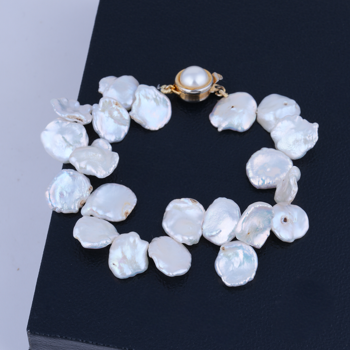 White Coin Pearl Bracelet