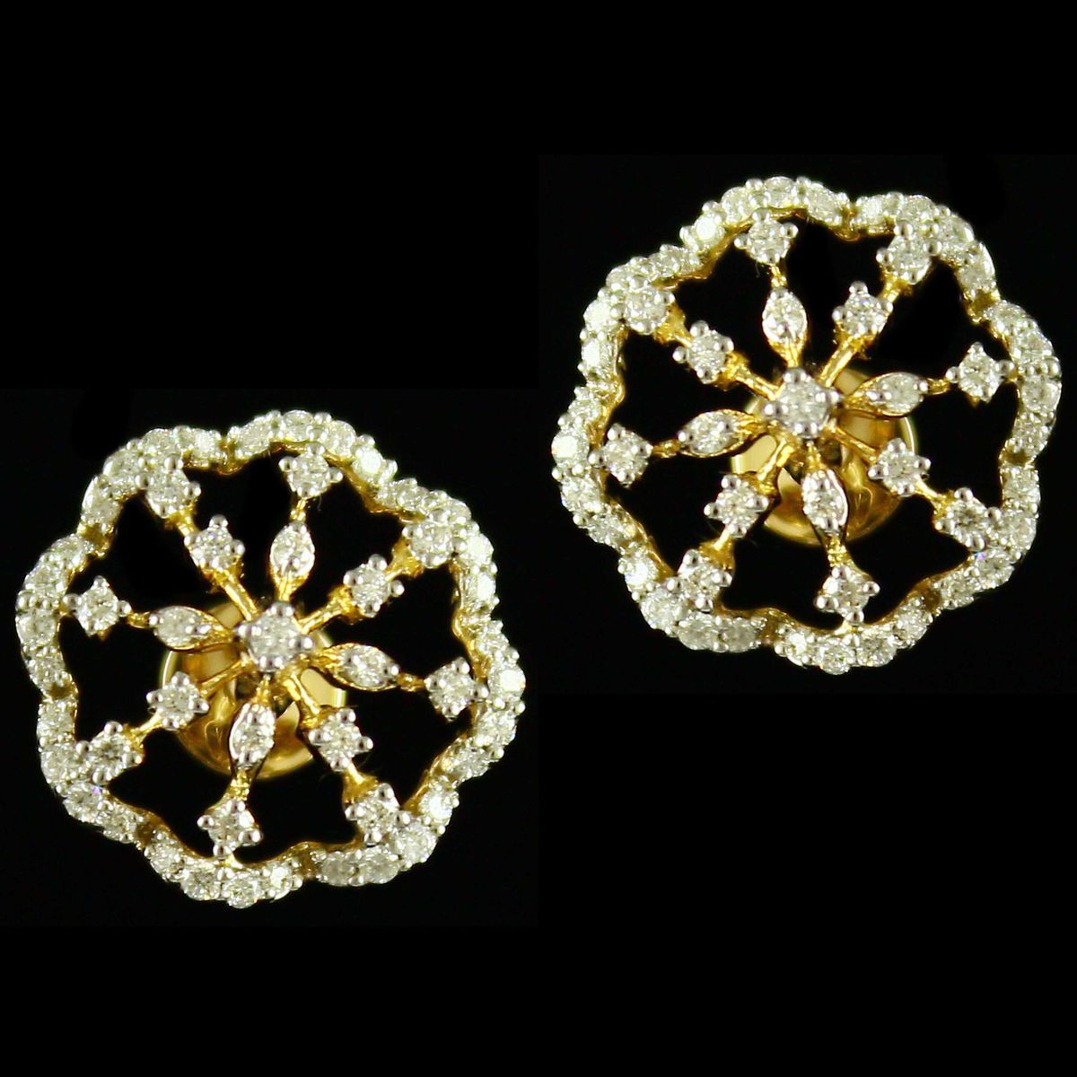 18 KT GOLD DIAMOND STUD