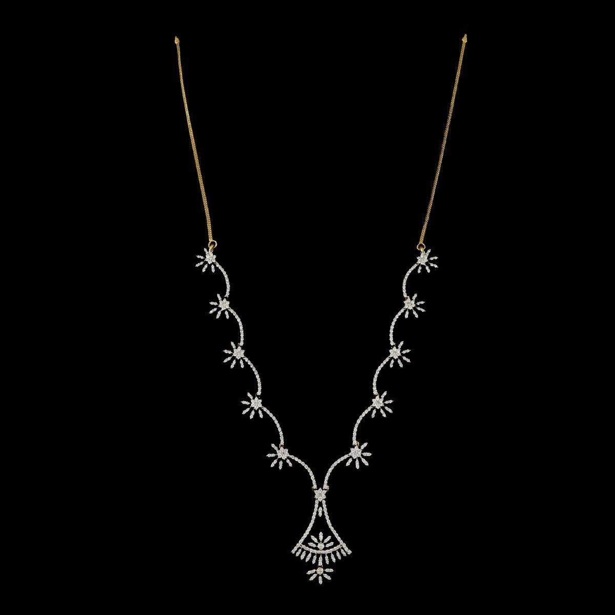 18 KT GOLD DIAMOND NECKLACE
